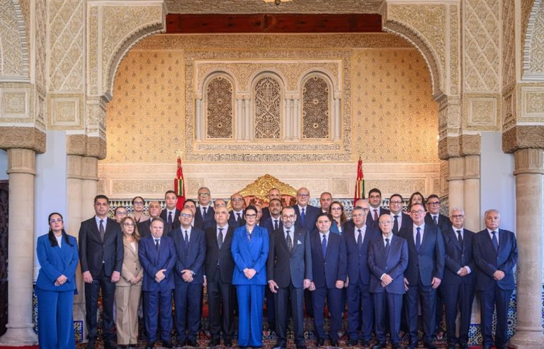 وزراء احتفظوا بكراسيهم الوزارية.. 13 إسما يواصل المشوار الحكومي