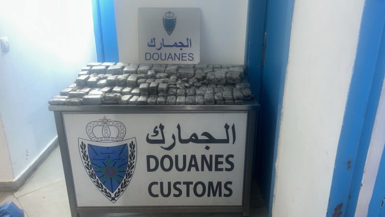 حجز أزيد من 74 كلغ من مخدر الشيرا داخل سيارة بمعبر باب سبتة