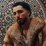 طاوسن يوسع آفاق حضوره العالمي بألبوم «Chokran» وأغنية «Zid Sawt»