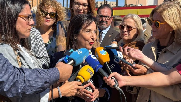 بعد تحرك البرلمان.. وزيرة الدفاع الإسبانية تتحدى مطالب استرجاع سبتة ومليلية المحتلتين