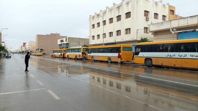 طلبة الدريوش يطالبون بتحسين النقل الجامعي وضمان رحلات تتناسب مع توقيت الدراسة