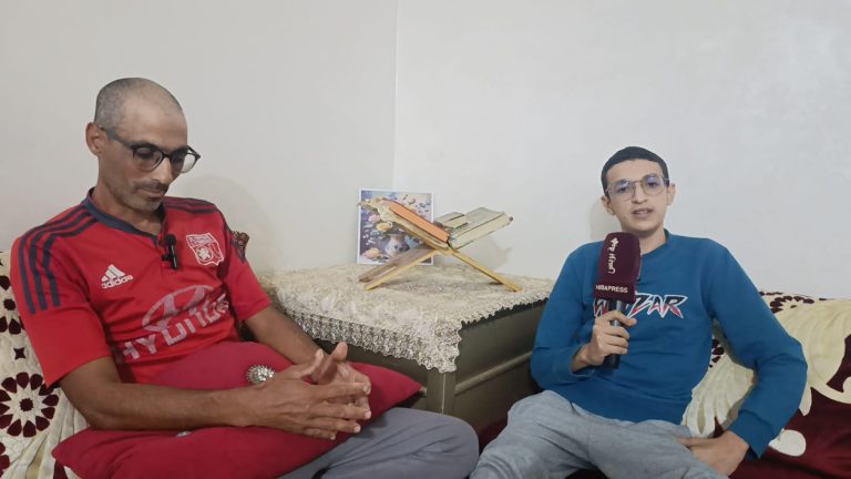 بين ألم المرض وحلم الباكالوريا.. زكرياء يطرق أبواب الأمل لإنقاذ حياته - فيديو