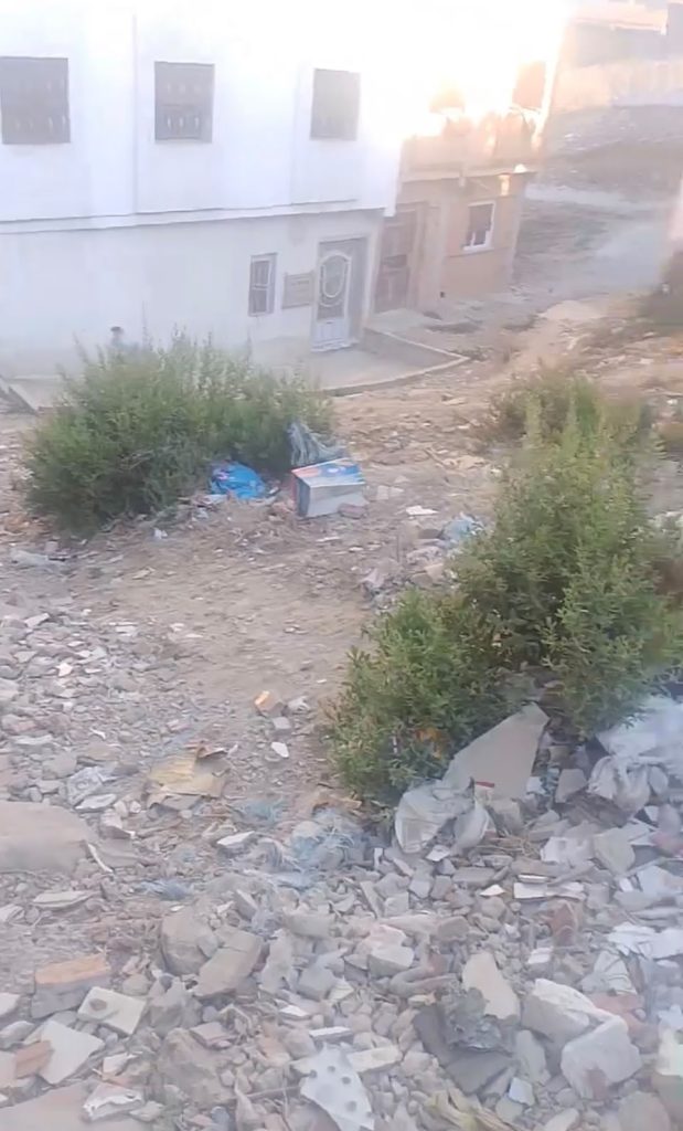 طنجة.. طريق مهترئة ببوبانة تفاقم معاناة الساكنة - صور 14 طنجة.. طريق مهترئة ببوبانة تفاقم معاناة الساكنة - صور