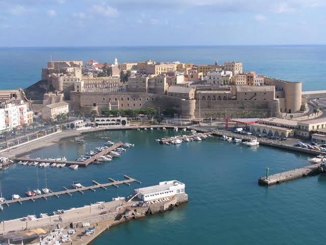 مؤرخ إسباني يتوقع عودة سبتة ومليلية المحتلتين إلى السيادة المغربية