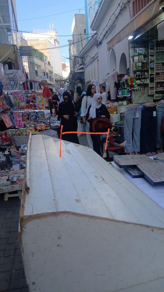 طنجة.. عودة احتلال الملك العام بحومة الشوك تثير استياء السكان - صور