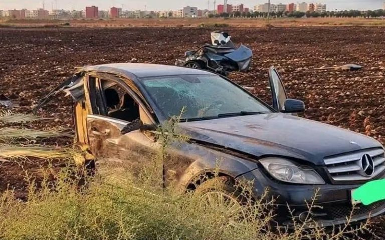برشيد.. اصطدام عنيف يحطم سيارة إلى نصفين والسائق في حالة حرجة
