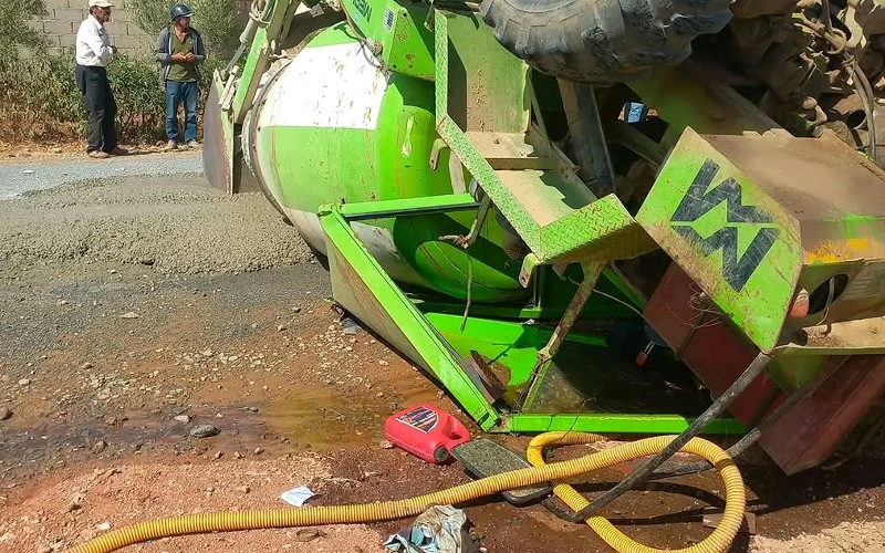 ينحدر من جرسيف .. مصرع شاب في انقلاب آلة لخلط الخرسانة بإقليم الخميسات