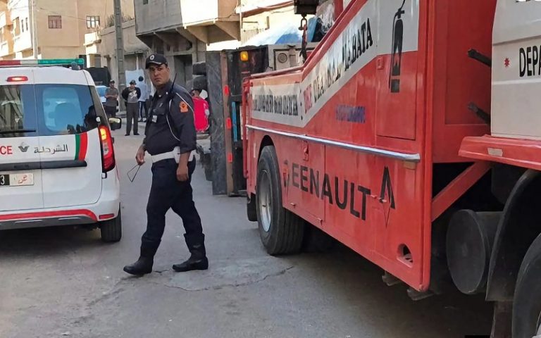 فاجعة بسطات...شاحنة تدهس سيدة وتهشم واجهة صيدلية