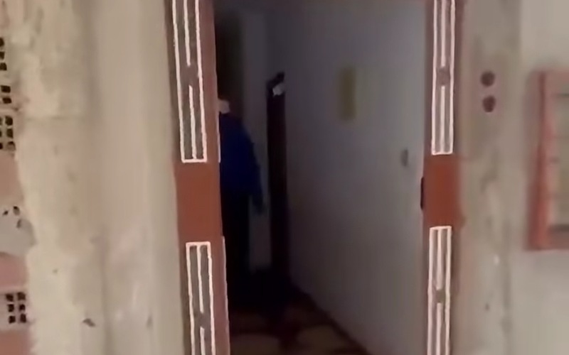طنجة.. رمي أغراض فتيات من شقة يكتريهن.. والأمن يتدخل
