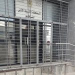 الناظور.. الحفر والأزبال تشوه وسط المدينة بالقرب من الملحقة الإدارية الأولى