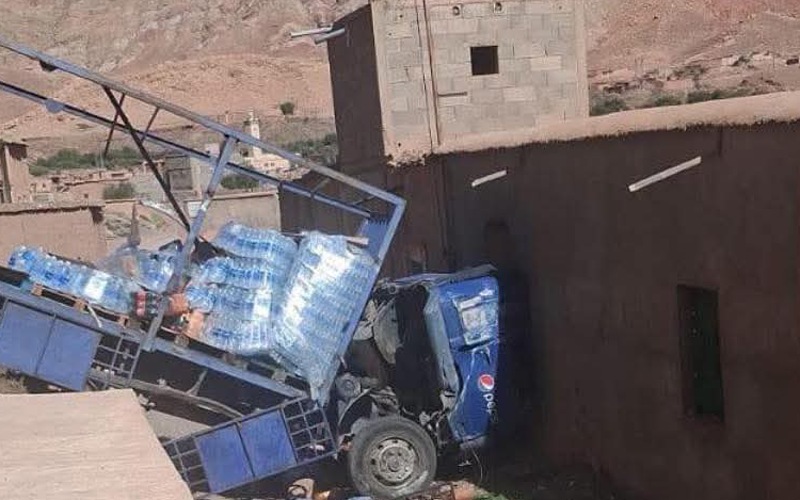ورزازات.. شاحنة لنقل المشروبات تصطدم بمنزل