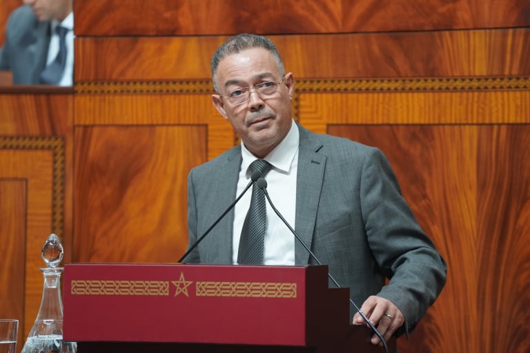 لقجع: الأجور أقل من 10 آلاف درهم ستعفى من الضريبة على الدخل بداية من يناير 2027