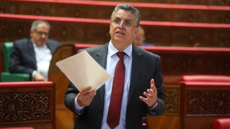 وهبي: واحد فات 60 سنة علاش غانديوه للحبس على الديون