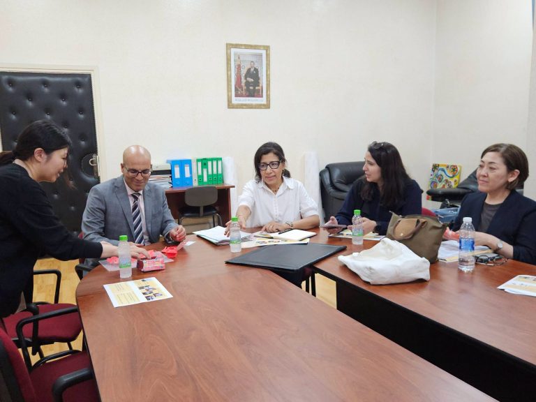 وفد يَاباني يدق باب مديرية التعليم بسطات