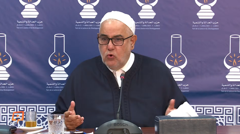 بنكيران يعتذر لساكنة وزان بعد خطأ بشأن مكان مناظرة تقنين القنب الهندي