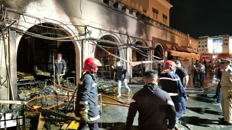 حريق مهول يلتهم 6 محلات تجارية بأشهر سوق في مدينة وجدة