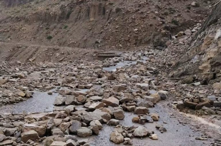 إقليم بولمان.. السيول تقطع طريق آيت حسان