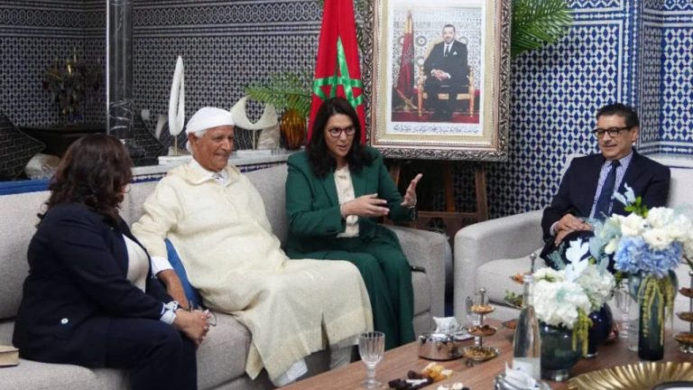 من يصنع الحزب المغربي؟ من علال الفاسي إلى فاطمة الزهراء المنصوري: إضاءة على سبعة عقود من ولادة الأحزاب وانشقاقاتها وتحول النخب
