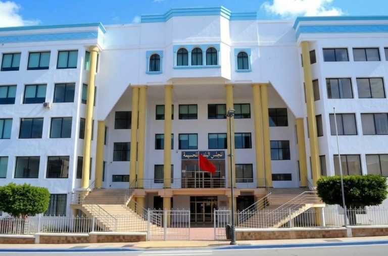 الحسيمة.. أحياؤها السكنية تضع أداء المجلس البلدي أمام اختبار الخدمات اليومية
