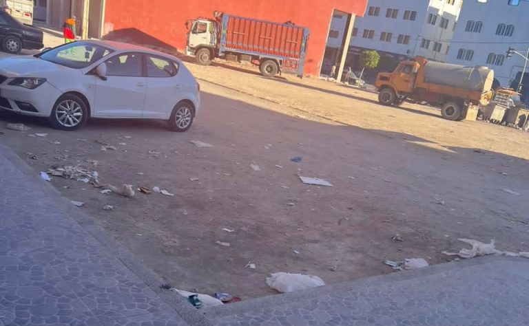 أوحال وحفر تشوه وسط مدينة الدريوش