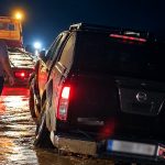 جرسيف.. مياه الأمطار تغمر الطريق الوطنية رقم 15 بين أفسو وصاكة