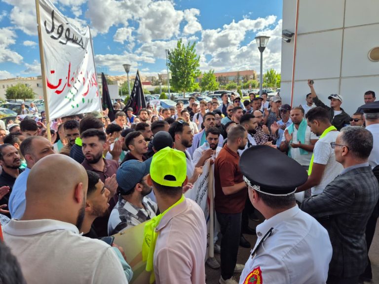 وجدة.. أزمة تعويضات ممرضي وتقنيي الصحة تفجر غضبا بـCHU والوالي يدعو للحوار
