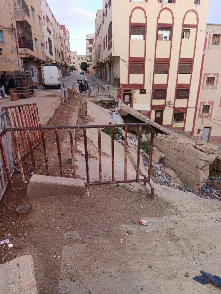 الحسيمة: حي بوطوال بتارجيست.. 5 سنوات من الانتظار وشارع يهدد سلامة السكان والمارة