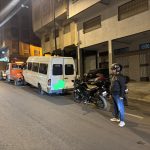 أمن طنجة يتفاعل مع فيديو حافلة فوضى السير ويوقف سائقها