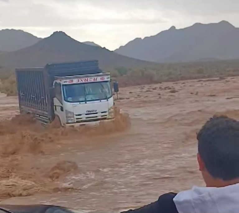 الرشيدية.. سيول قوية وفيضانات بوادي قصر آيت الحو بجماعة ملعب