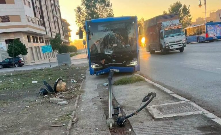 توقيف شخص اعتدى على سائق حافلة وتسبب في اصطدامها بعمود إنارة بطنجة