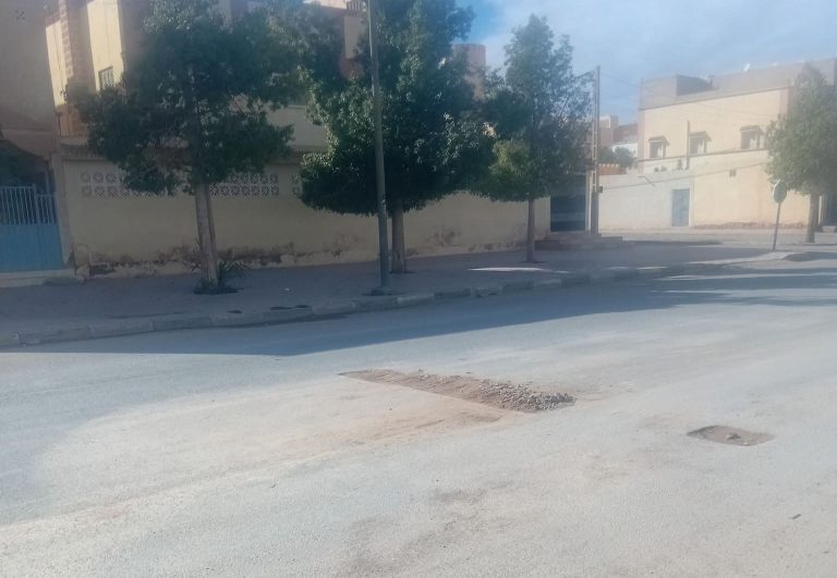 ميسور.. أشغال الحفر أمام مدرسة 18 ماي تثير استياء الساكنة