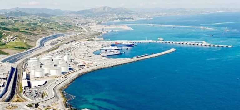 حقوقيون بالناظور يطالبون بأولوية التشغيل المحلي في ميناء الناظور غرب المتوسط