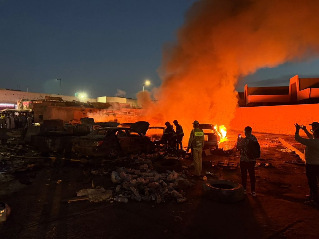 مراكش.. حريق مرعب يلتهم سيارات بمرآب المحطة الطرقية السابقة بباب دكالة