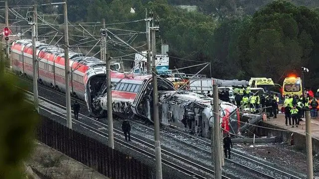 إسبانيا.. ارتفاع حصيلة قتلى حادث تصادم قطارين إلى 64 شخصا