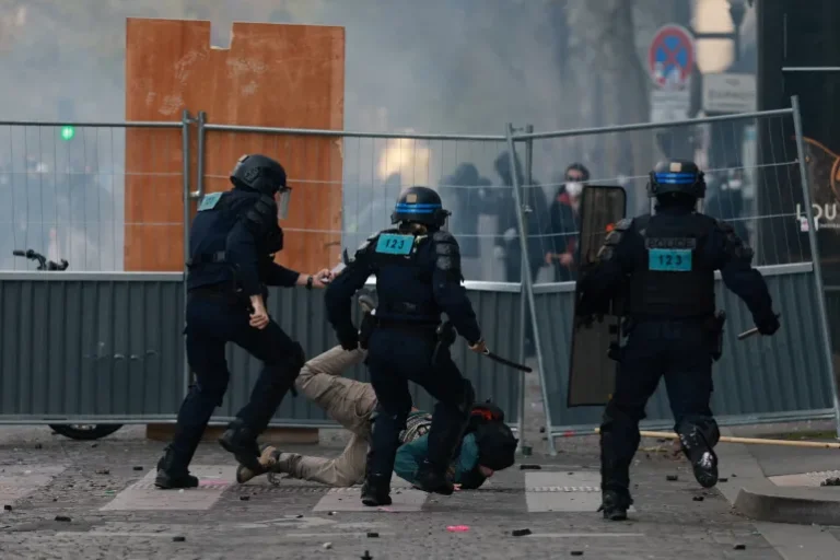 احتجاجات فرنسا.. توقيف 1200 شخص وإصابة 150 شرطيا